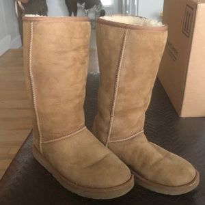 Tan uggs